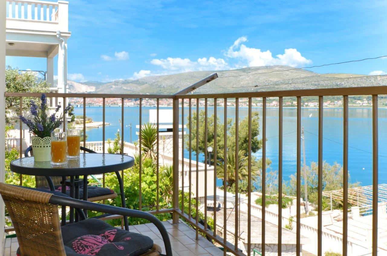 Apartment With A Sea View Terrace, Ciovo Near Trogir Exterior photo